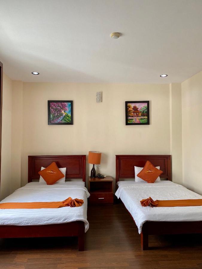 Golden Star Hotel Hue Exterior photo