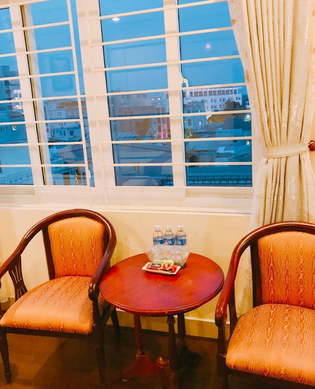 Golden Star Hotel Hue Exterior photo